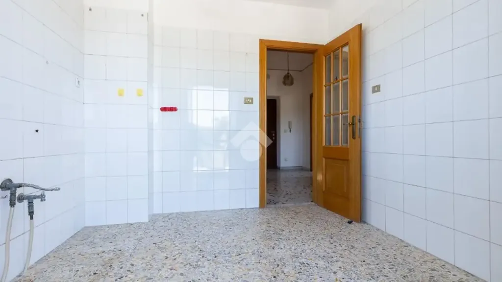 Entrée - Two-Bedroom Apartment with Balcony in Rome