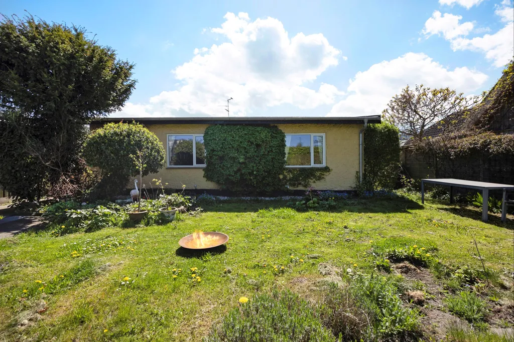 Garden - 1960s Villa with Garden in Copenhagen S