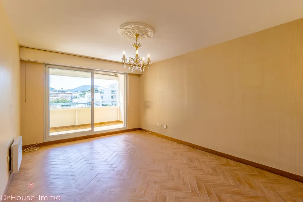 Chambres - Appartement avec Loggia et Balcon à Cavalaire-sur-Mer