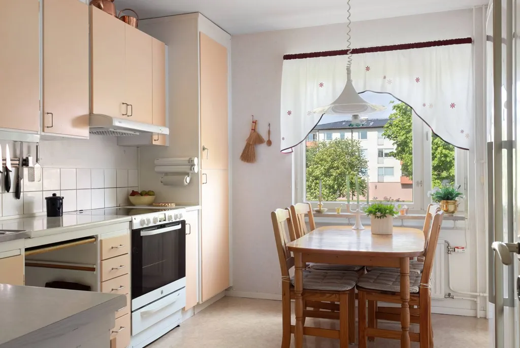 Cuisine - 3-Room Flat with Balcony in Stockholm