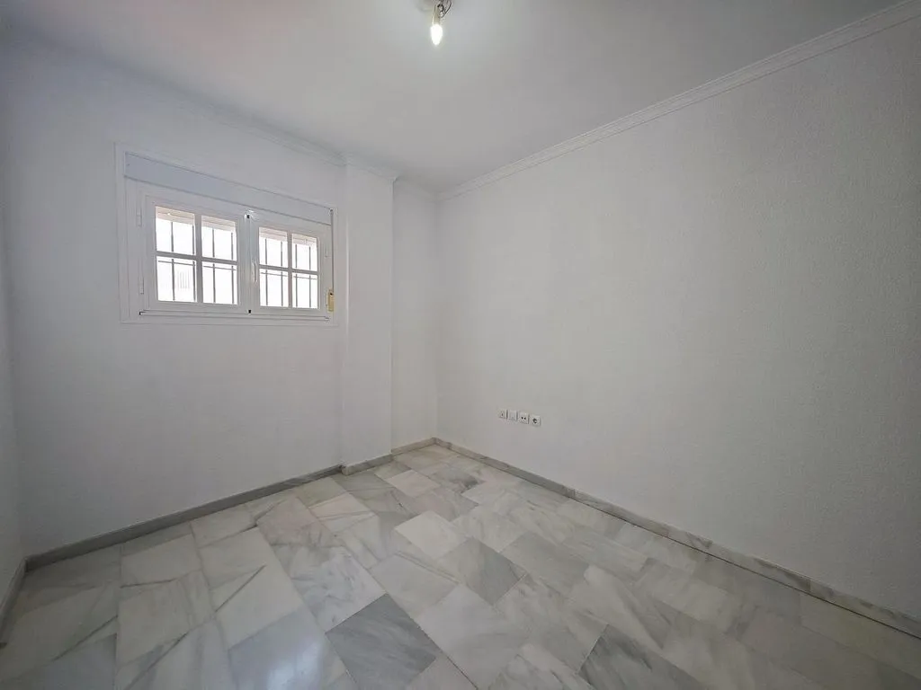 Rooms - Apartment with Balcony in Urban Centre, Chiclana