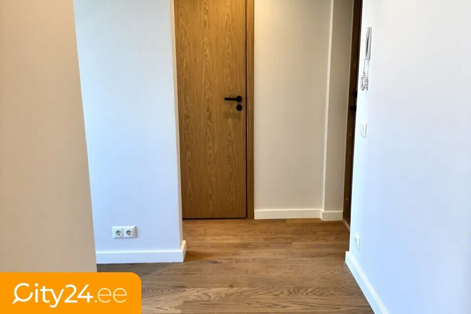 hallway_entrance