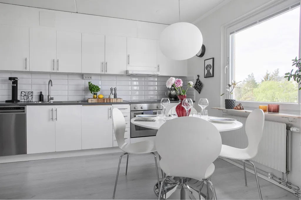 Söögituba - Apartment with South-Facing Balcony in Tyresö