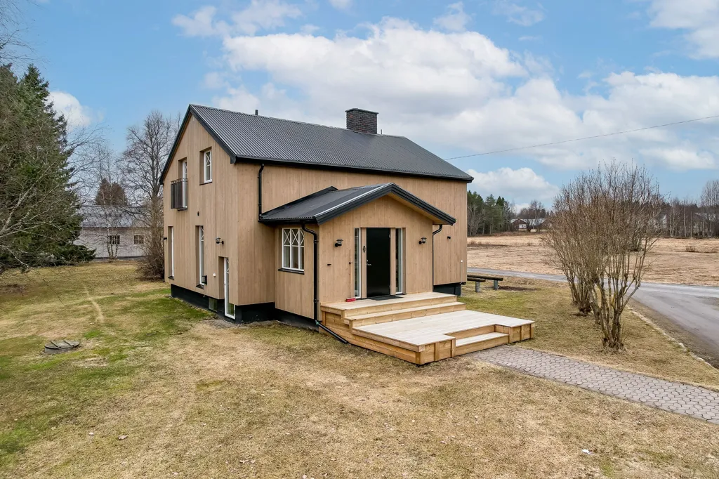 Esterno - Renovated Villa with Workshop in Degernäs