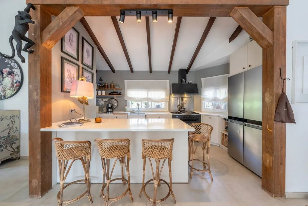 Kitchen - Renovated Villa with Pool in Atalaya, Estepona
