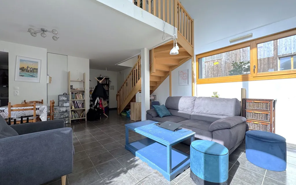 Living Room - Spacious Duplex with Terrace in Urban Area
