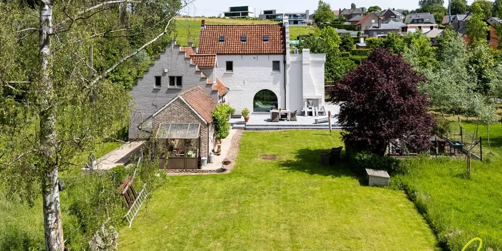 Vue aérienne - Maison Charmante avec Vue sur la Nature à Michelbeke