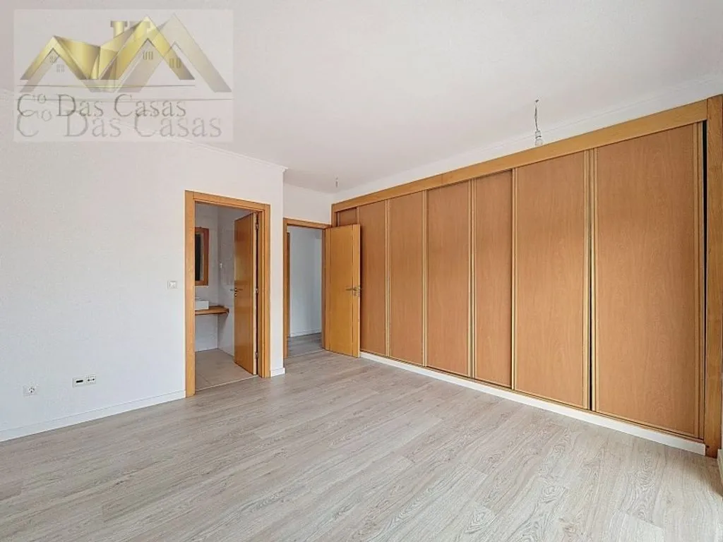 Bedrooms - Modern House in Final Renovation in Almada