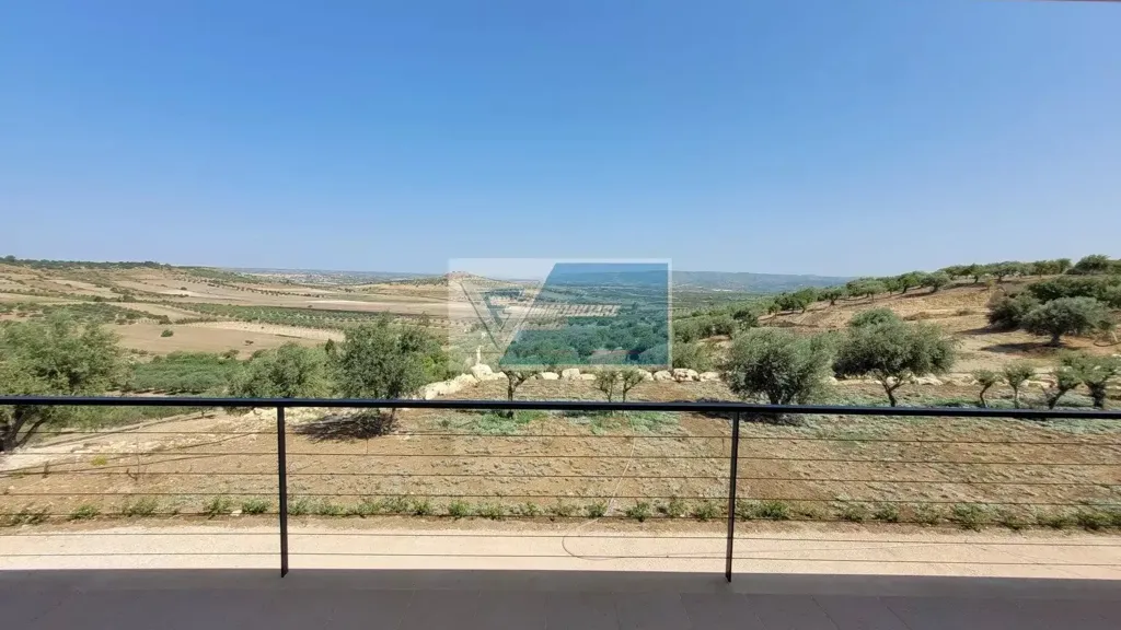 Rõdu - Villa with Pool on Hill in Noto