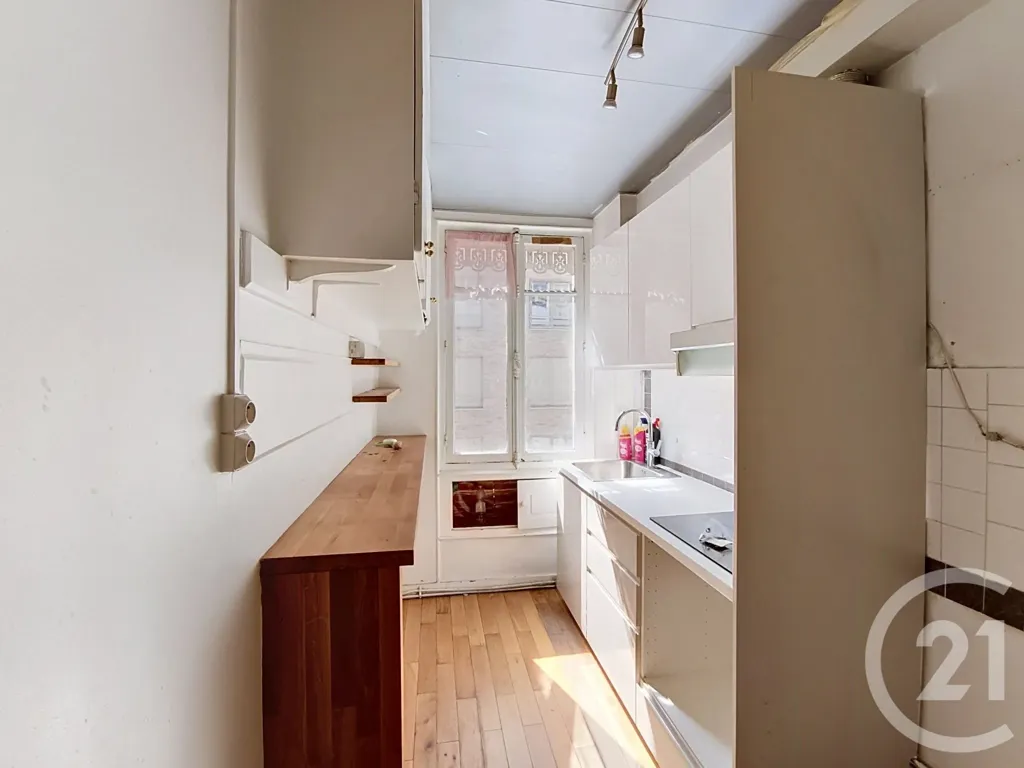 Köök - Bright 2-Bedroom Flat with Garden in St Denis