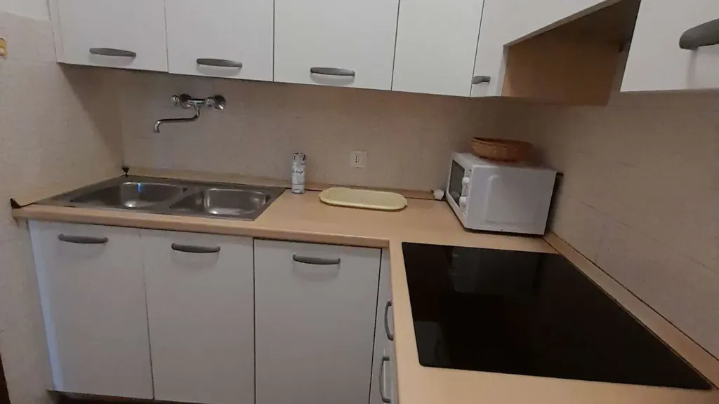 Cuisine - Seafront Apartment with Pool in Jesolo