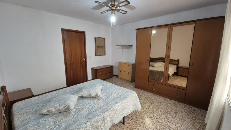 Magamistoad - Three-Storey Townhouse with Balconies in Antella