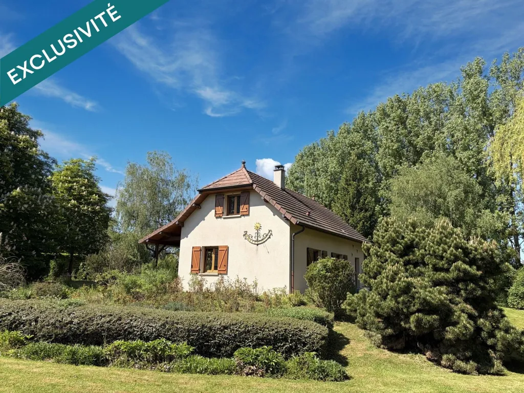 Extérieur - Maison avec Garage Double et Jardin à Chapelle-Voland