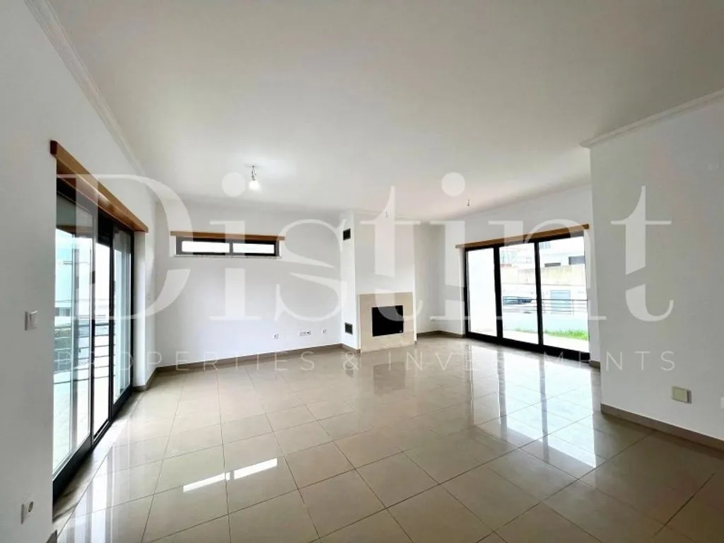 Séjour - Renovated Detached House with Garden in Almada