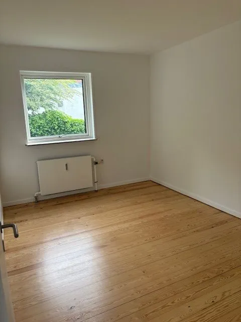 Toad - Renovated Apartment with Lake View in Gentofte