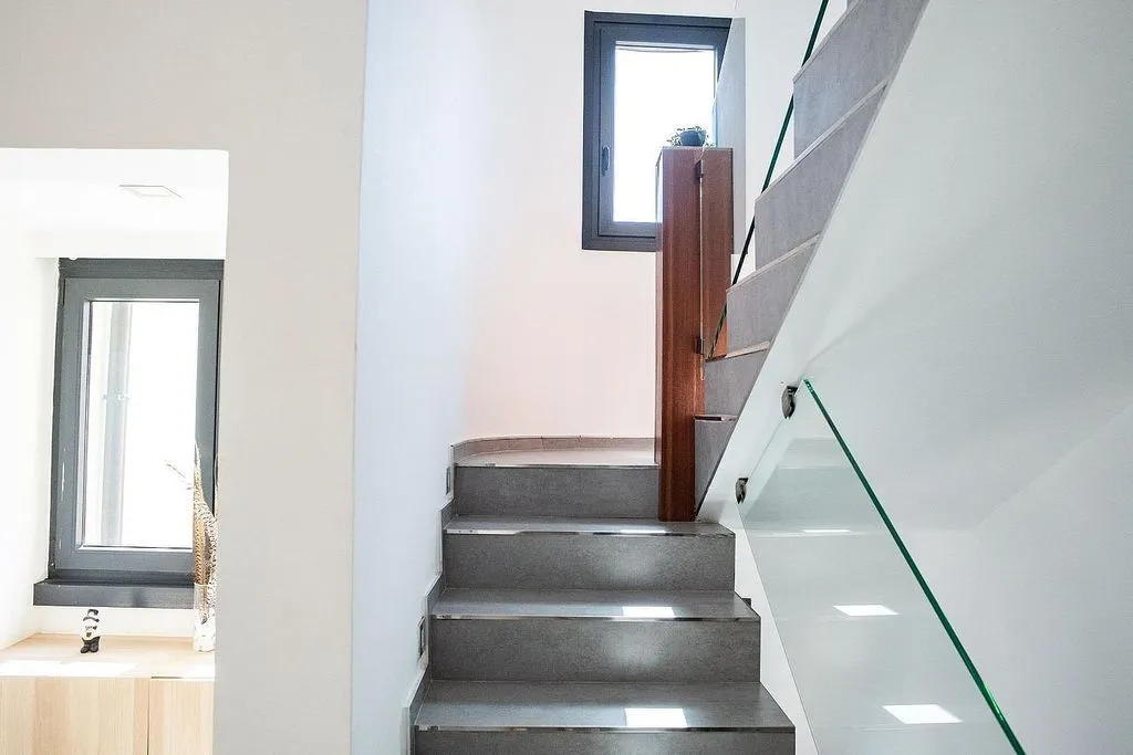 Pièces - Reformed Semi-detached House with Terrace in Ingenio