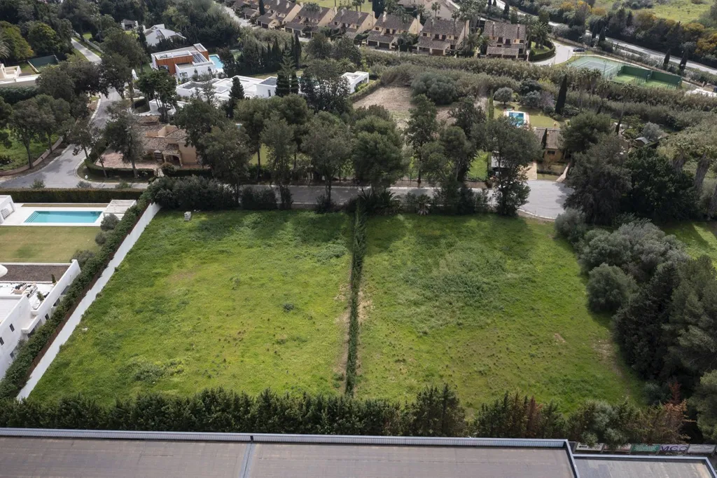 Õhuvaade - Exclusive Plot with Golf Club Proximity in Sotogrande