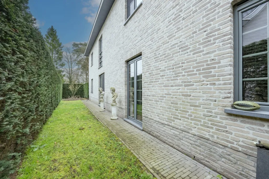 Aed - Luxury Duplex Apartment with Terrace in Zoersel