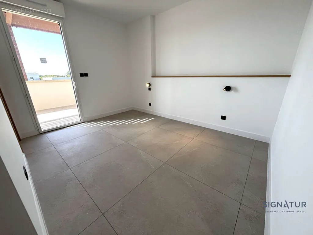 Toad - High-End Apartment with Terrace in Castries