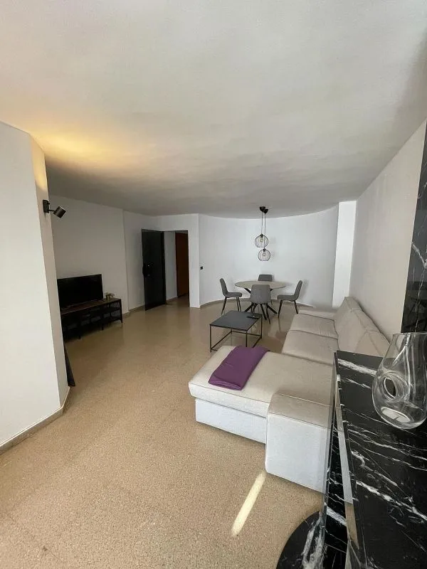 Séjour - Furnished Apartment with Balcony in Albors