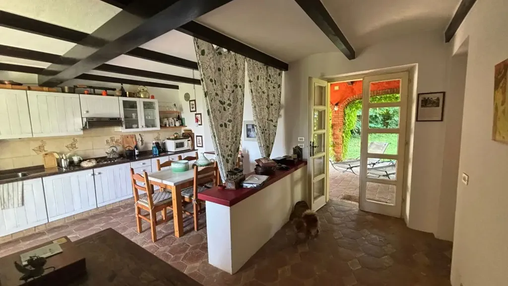 Köök - Restored 19th Century Villa with Pool in Golferenzo