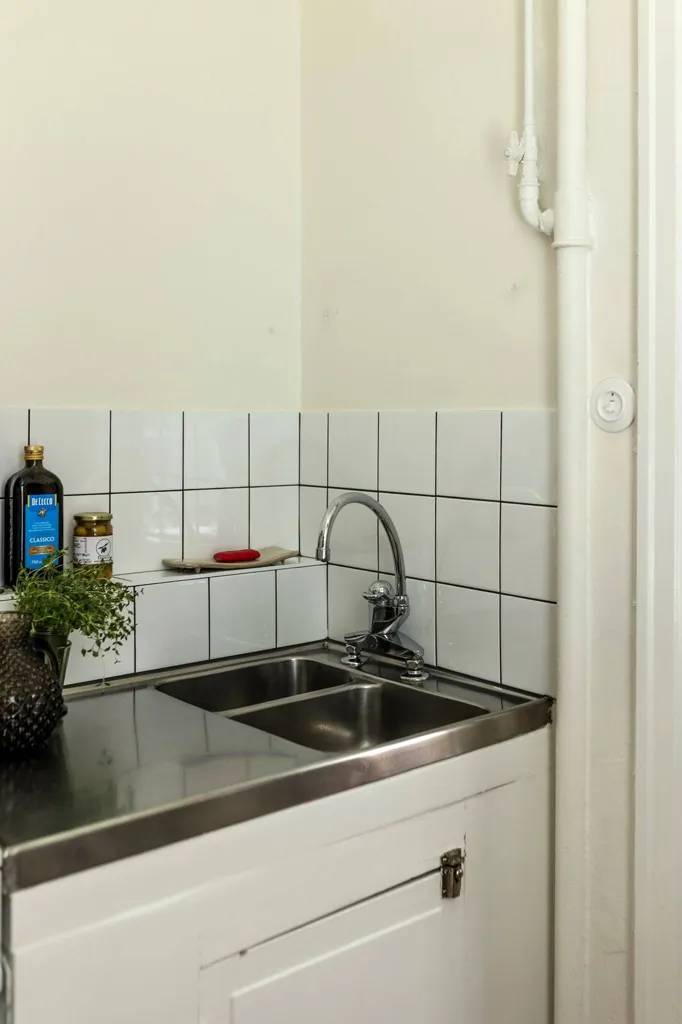 Köök - 1920s Flat with Balcony in Södermalm