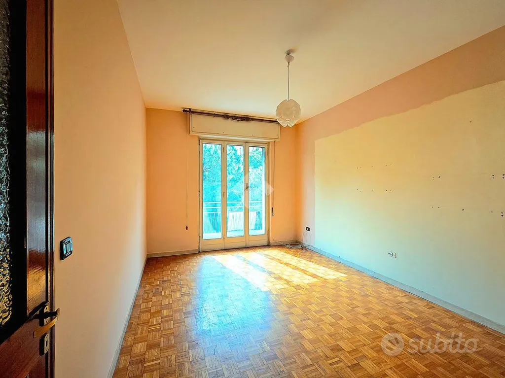 Pièces - Apartment with Balcony in Savona