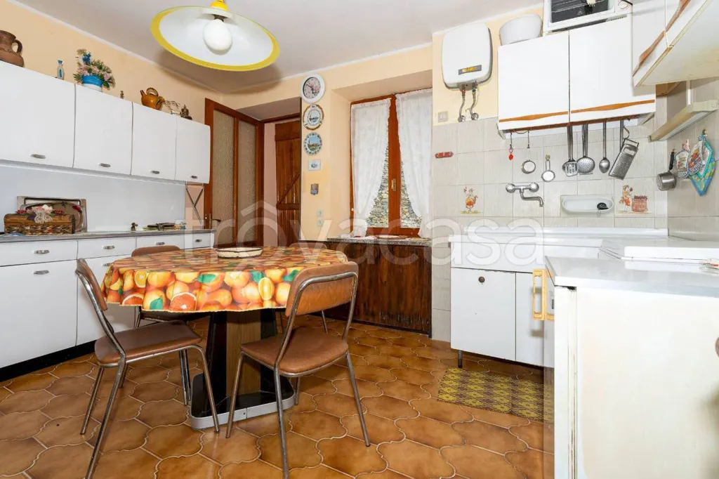 Cuisine - Alpine Cottage with Panoramic Views in Pradleves