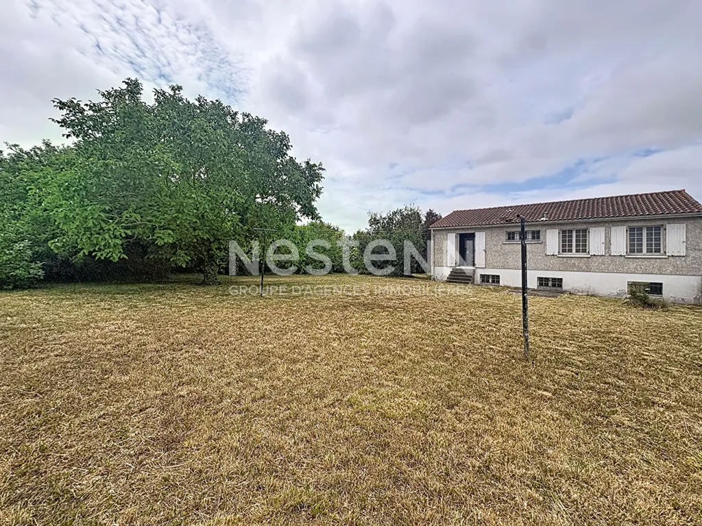 Garden - House with Garden and Basement in Marsilly