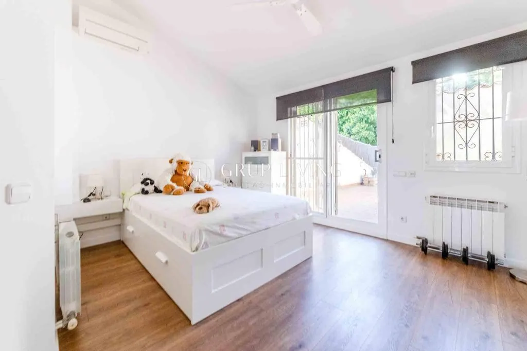Bedrooms - Luxury House with Pool in Sitges
