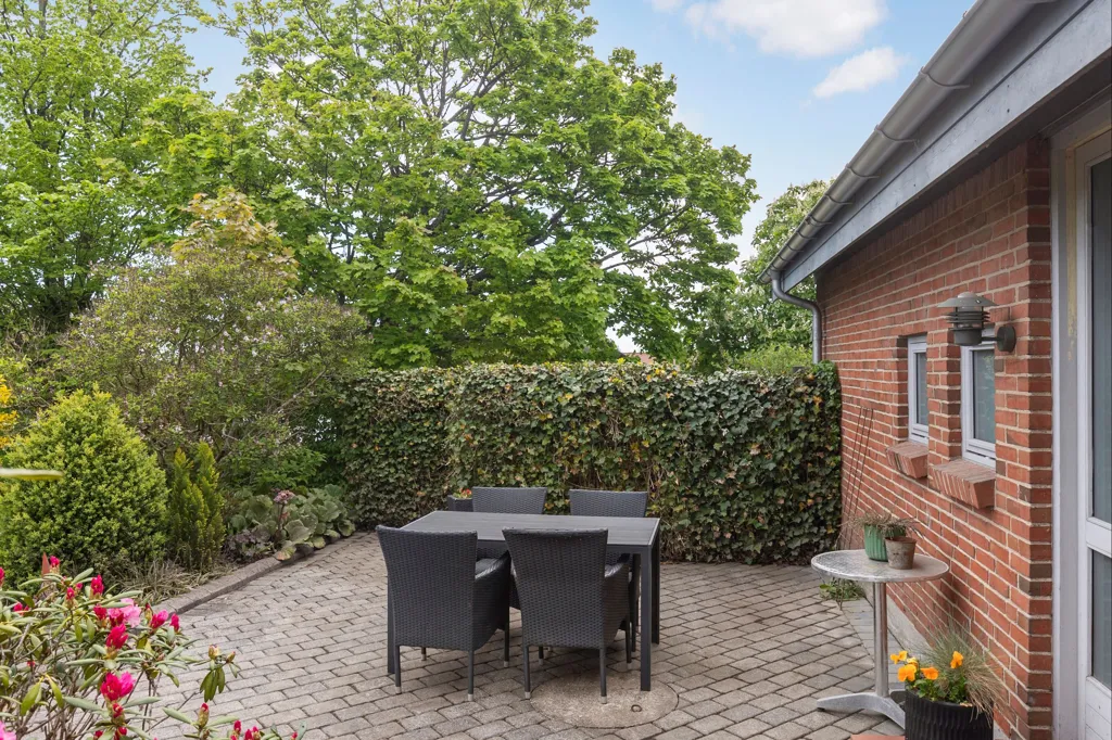 Terrasse - Fenced Villa with Garden in Fårup