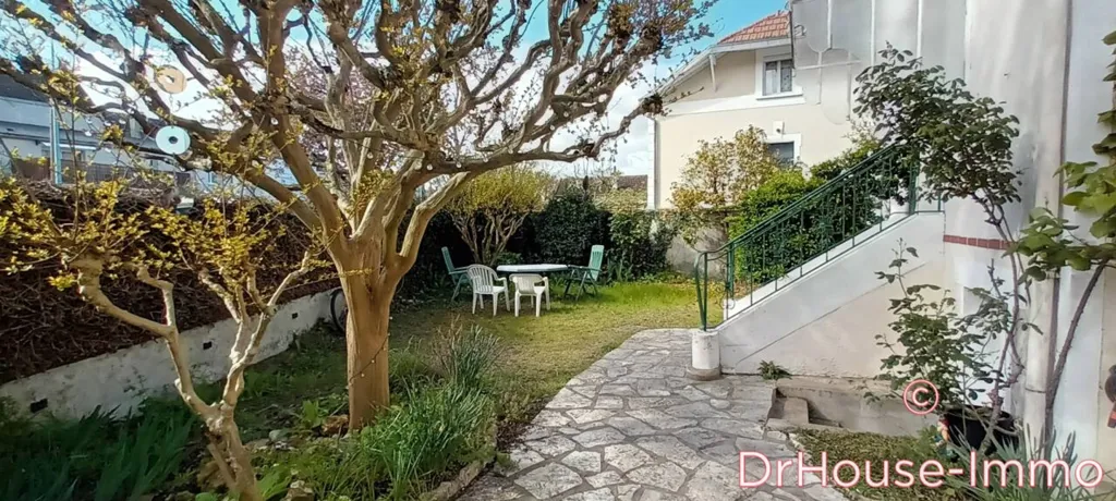 Jardin - Maison Rénovée avec Jardin à Tours