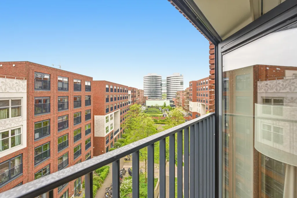 Balcone - Modern Studio with French Balcony in Amstelkwartier