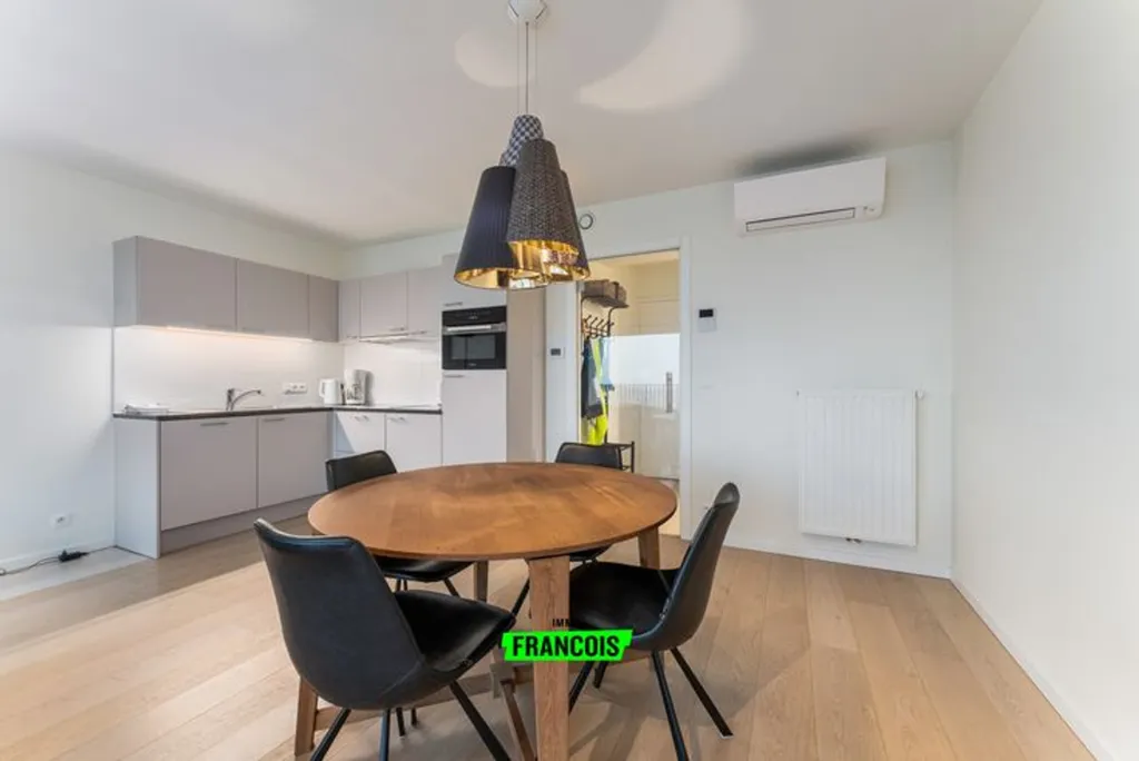 Salle à manger - Appartement Moderne avec Vue Panoramique à Mariakerke