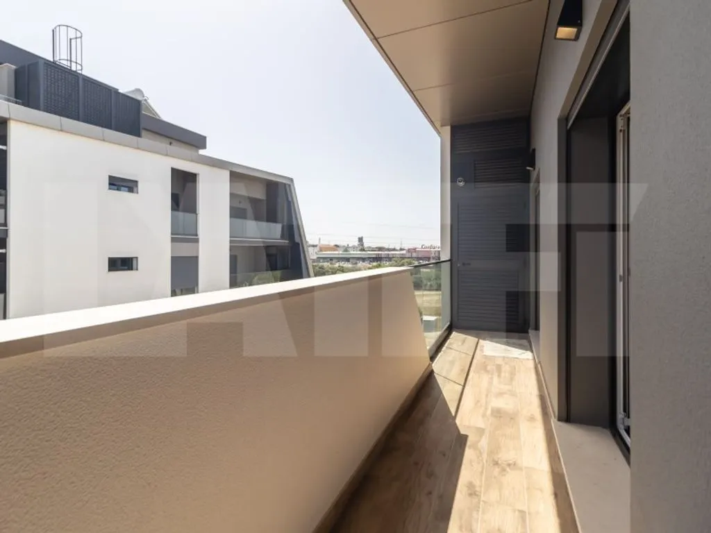 Rõdu - Luxury Duplex with Private Parking in Montijo