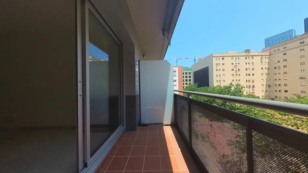 Rõdu - Occupied Flat with Terrace in Sabadell