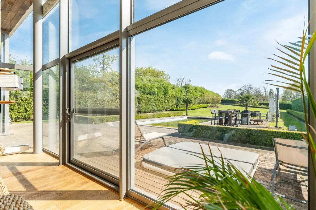 Terrasse - Villa Luxueuse avec Piscine à Bilzen