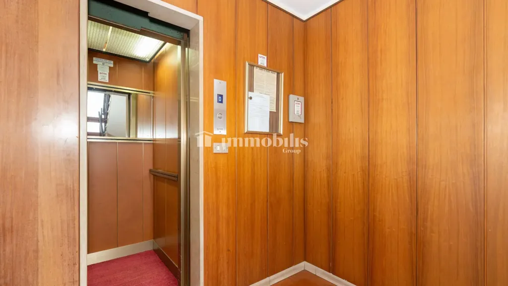 hallway_entrance