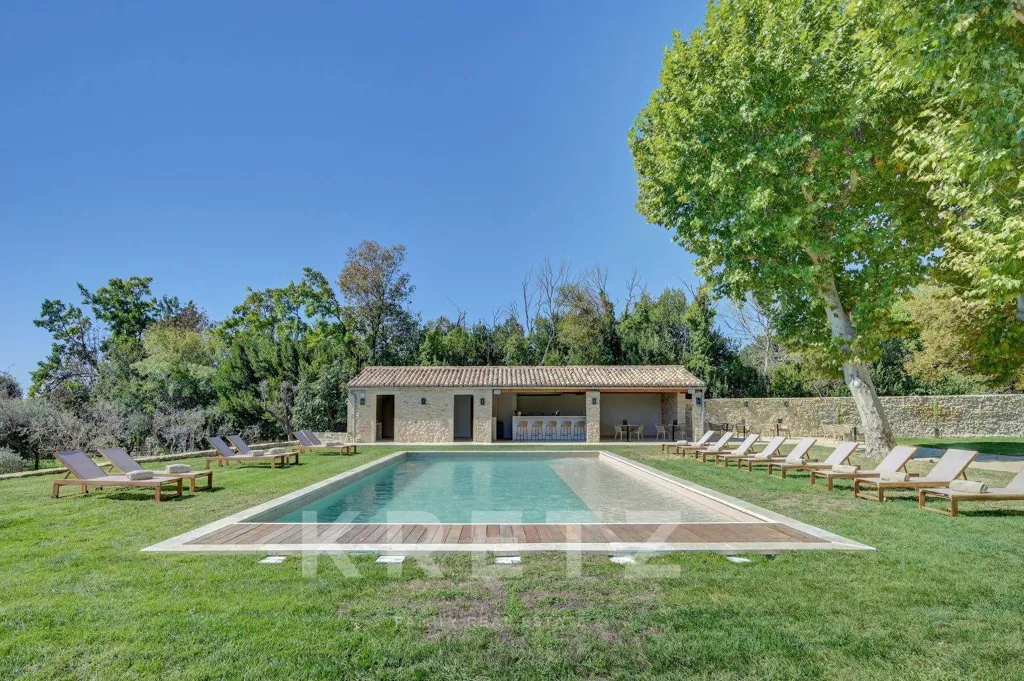 Bassein - Luxury Estate with 16 Bedrooms in Uzès