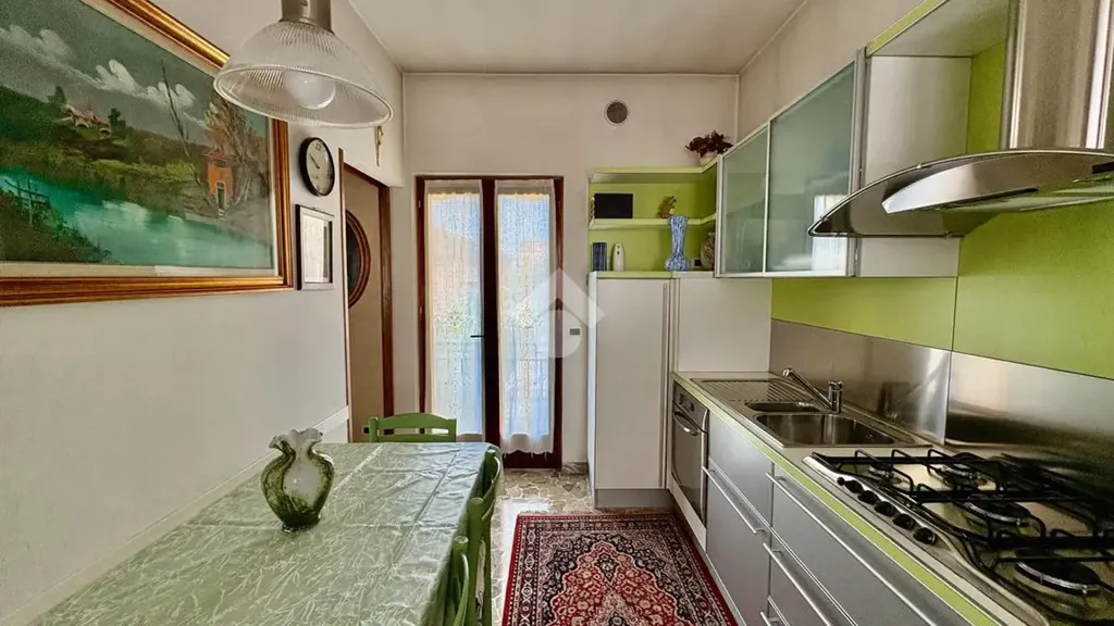 Cuisine - Central Bifamily Villa with Terrace in Adro