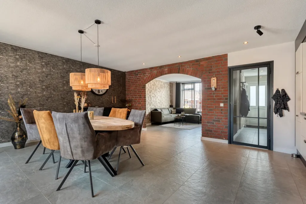 Salle à manger - Modernised Semi-detached House in Lutten