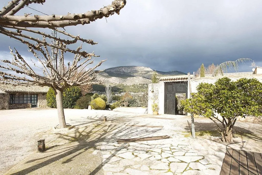 Aed - Restored Chalet with Olive Grove in Castalla