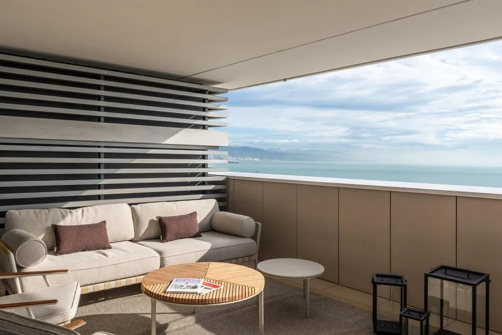 Balcony - Luxury Beachfront Flat with Pool in Marbella