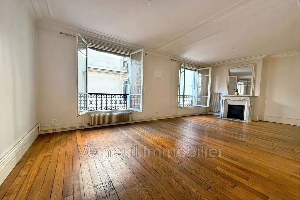 Séjour - Appartement de Luxe avec Balcon Courtyard à Invalides