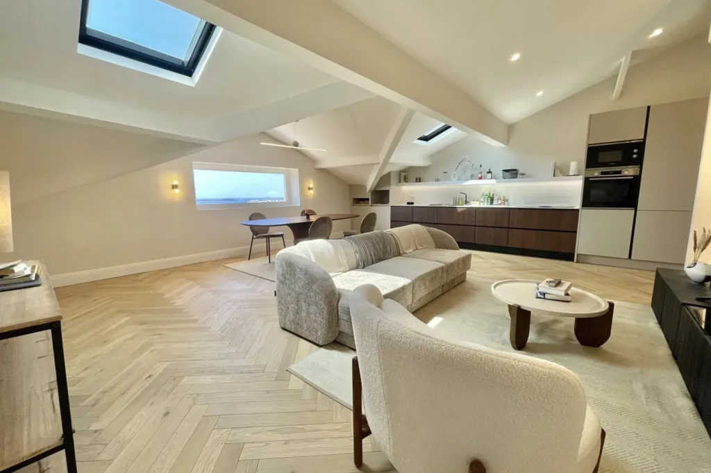 Elutuba - 2-Bedroom Apartment with Sea View in Cannes