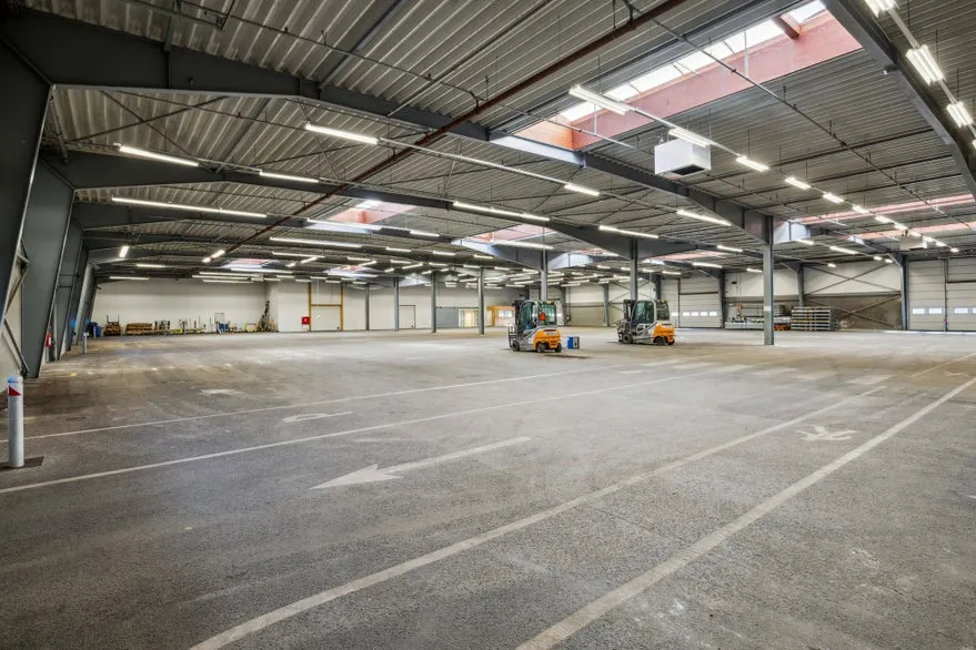 Garage - Commercial Property with Ring Nord Frontage in Svendborg