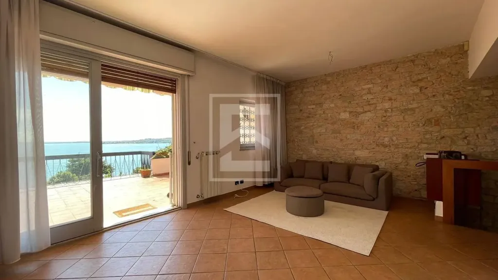 Elutuba - Villa with Lake View in Padenghe Sul Garda