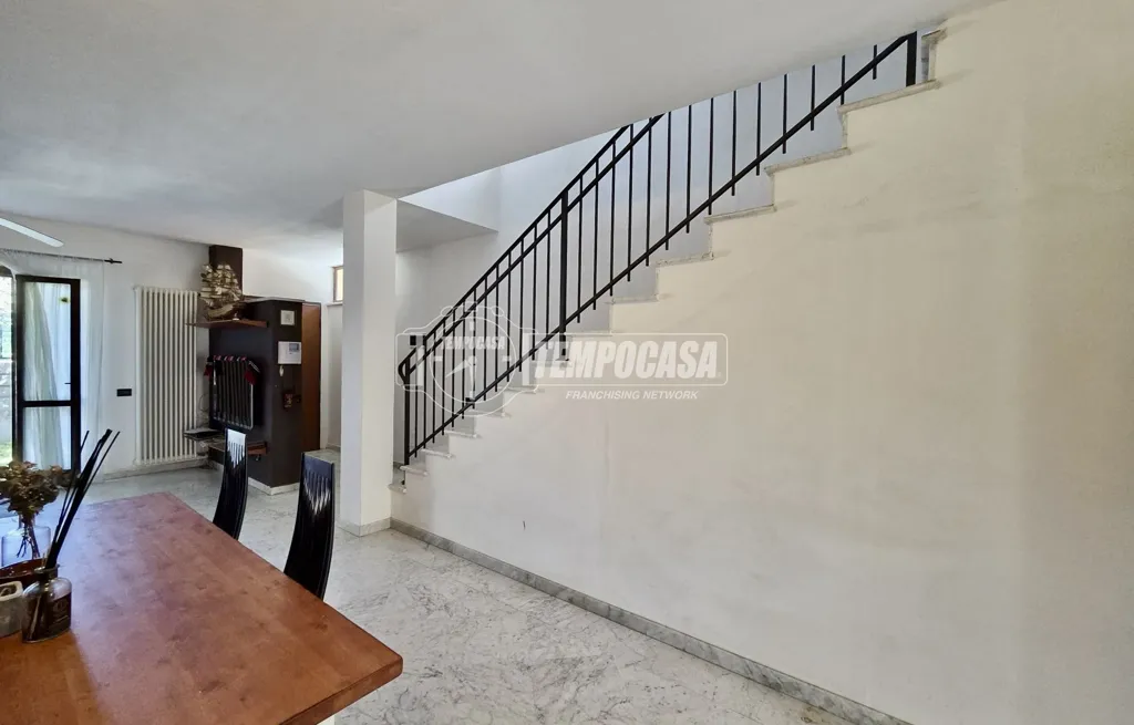 Toad - Rustic Villa with Garden in Castagnola, Massa