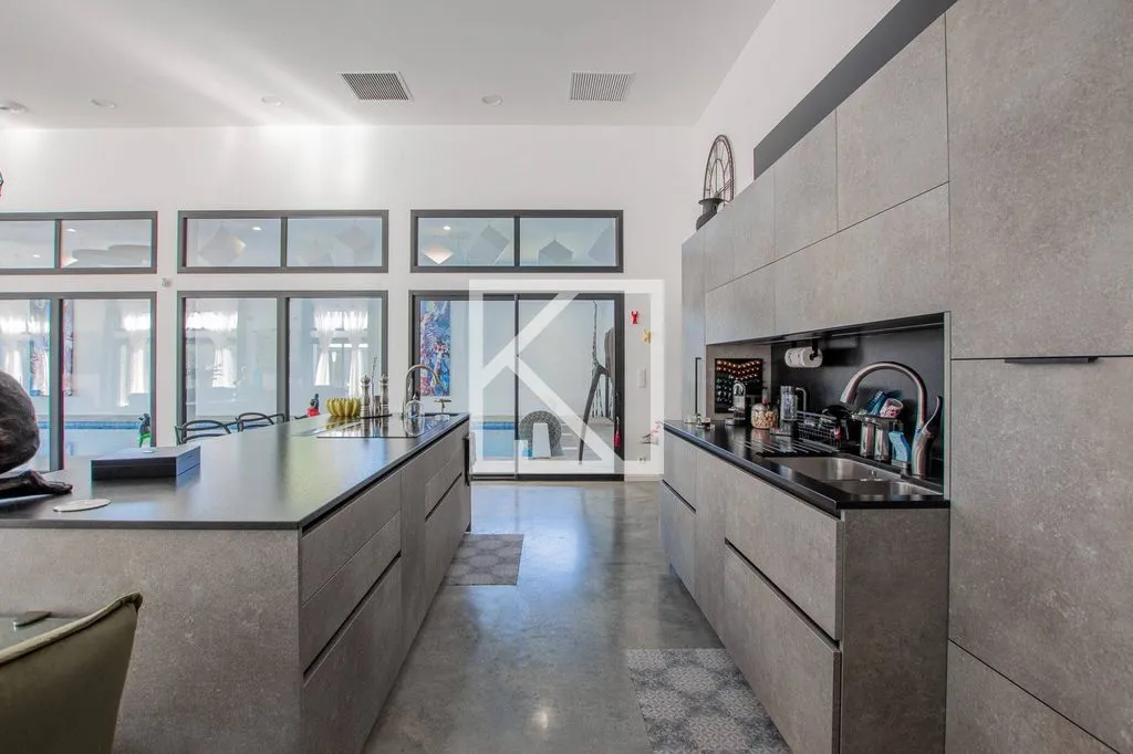 Köök - Luxury House with Indoor Pool near Angers