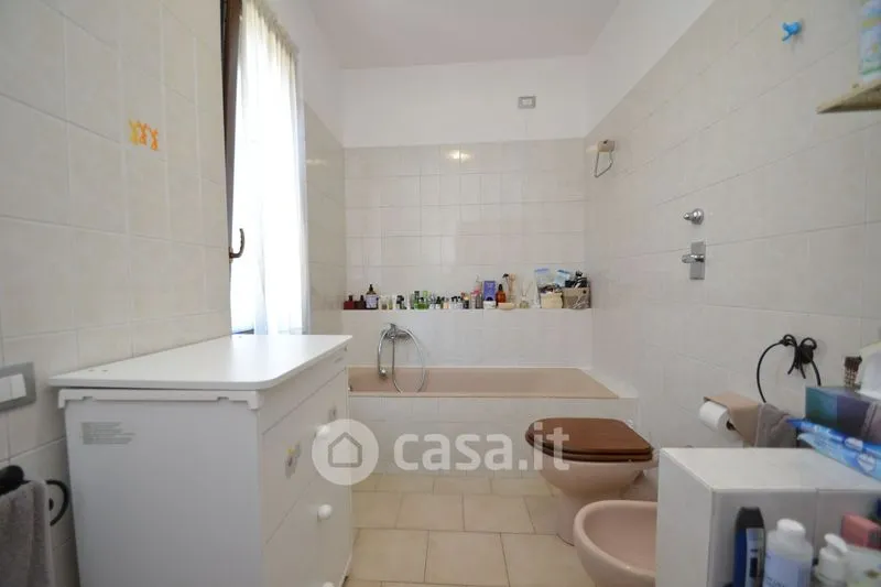 Salles de bain - Rear Villa with Garden in Mulazzano